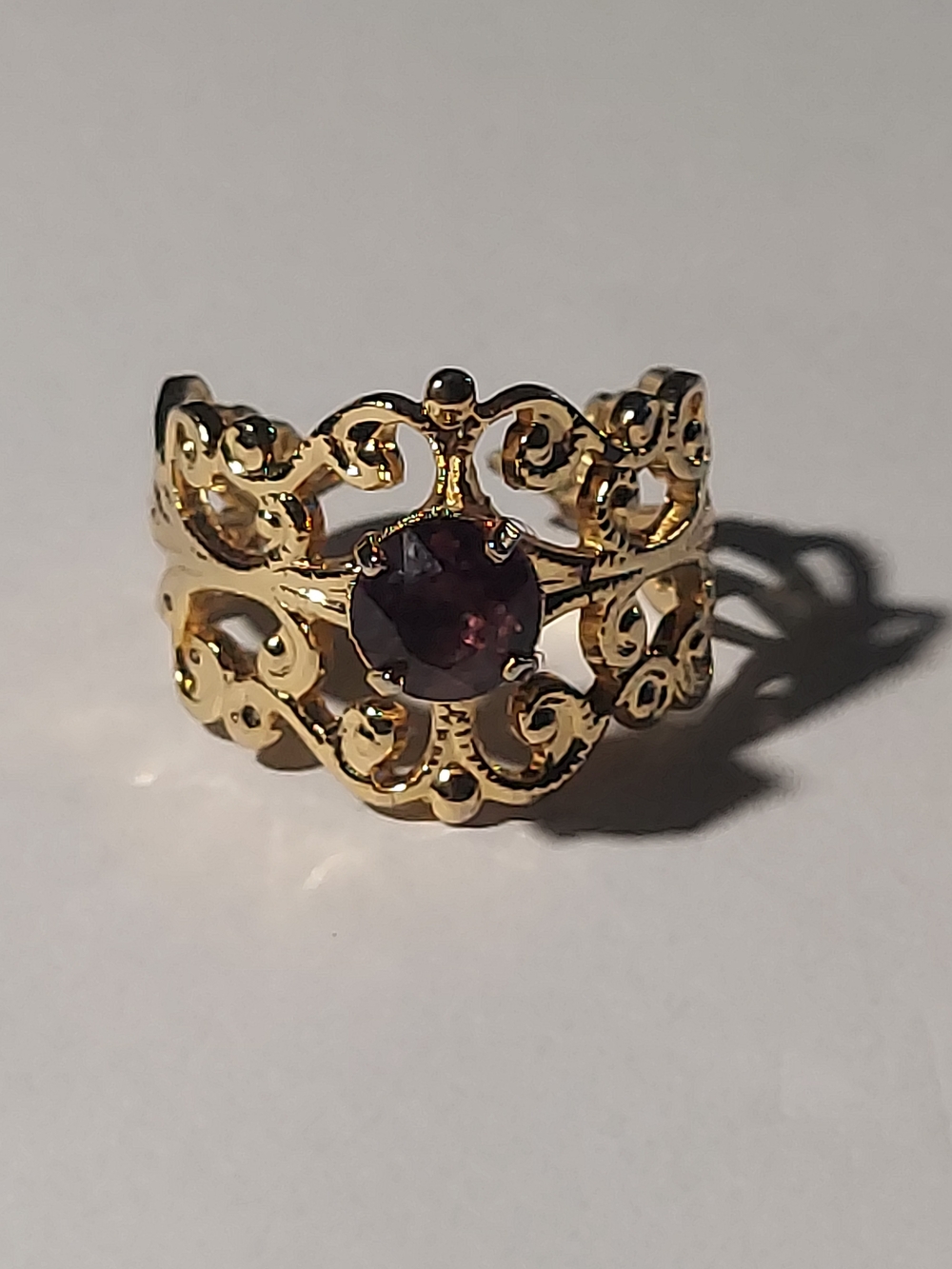 Vintage 1977 Avon Venetian Lace RinGold Filigree Ring with Deep Red Center Stone
